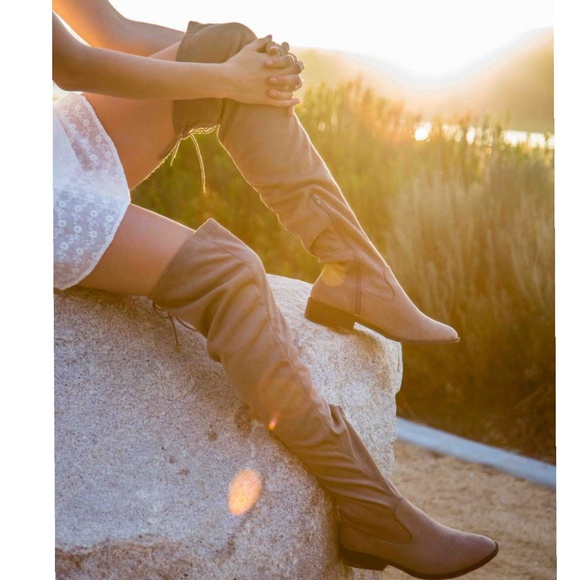 Suede Back Lace-Up Over-The-Knee Riding Boots - Picture 6 of 6